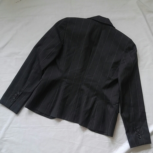 Blazer - Picture 6 of 7